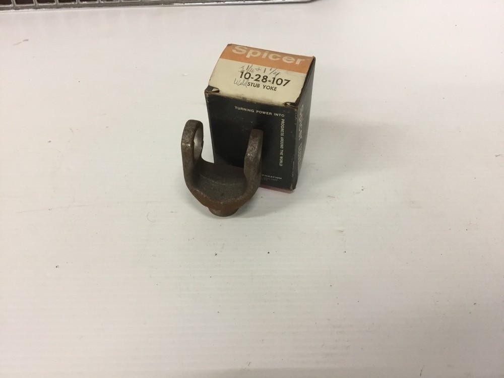 Spicer 10-28-107 PTO End Yoke