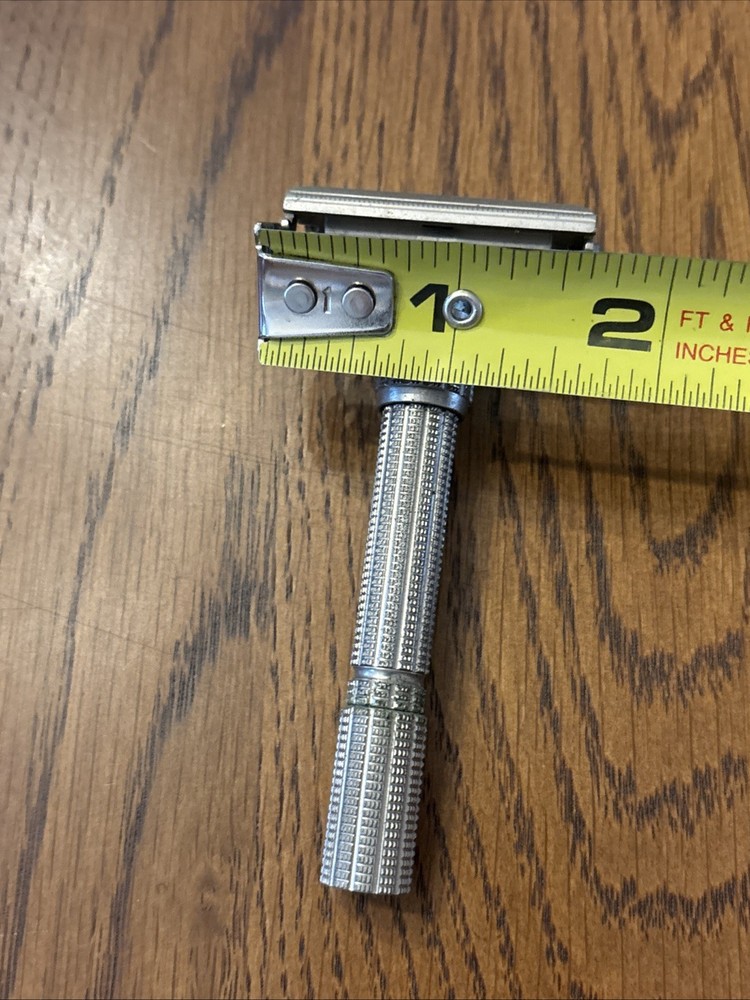 Vintage Gillette Adjustable Safety Razor With Plastic Case - *READ*