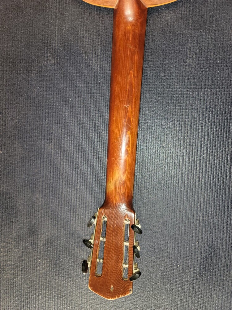1890's Sentchordi Hermanos classical guitar