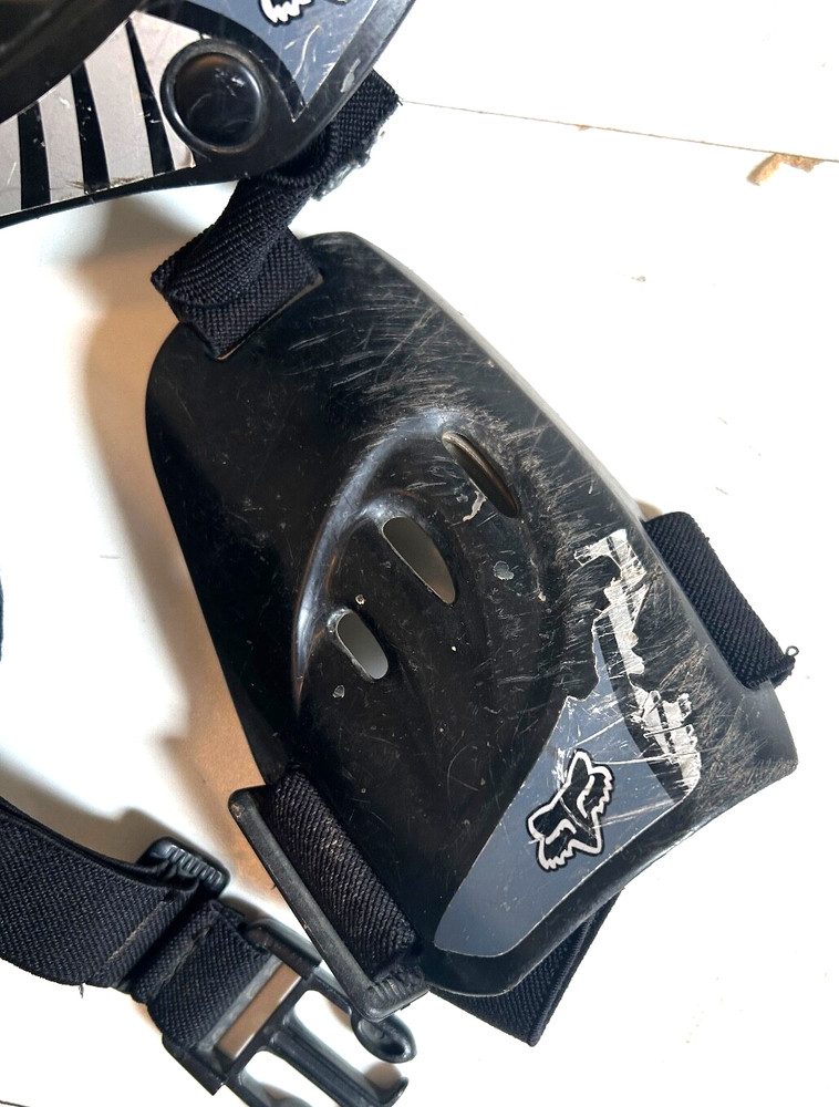 FOX RACING YOUTH MEDIUM CHEST PROTECTOR ROOST DEFLECTOR