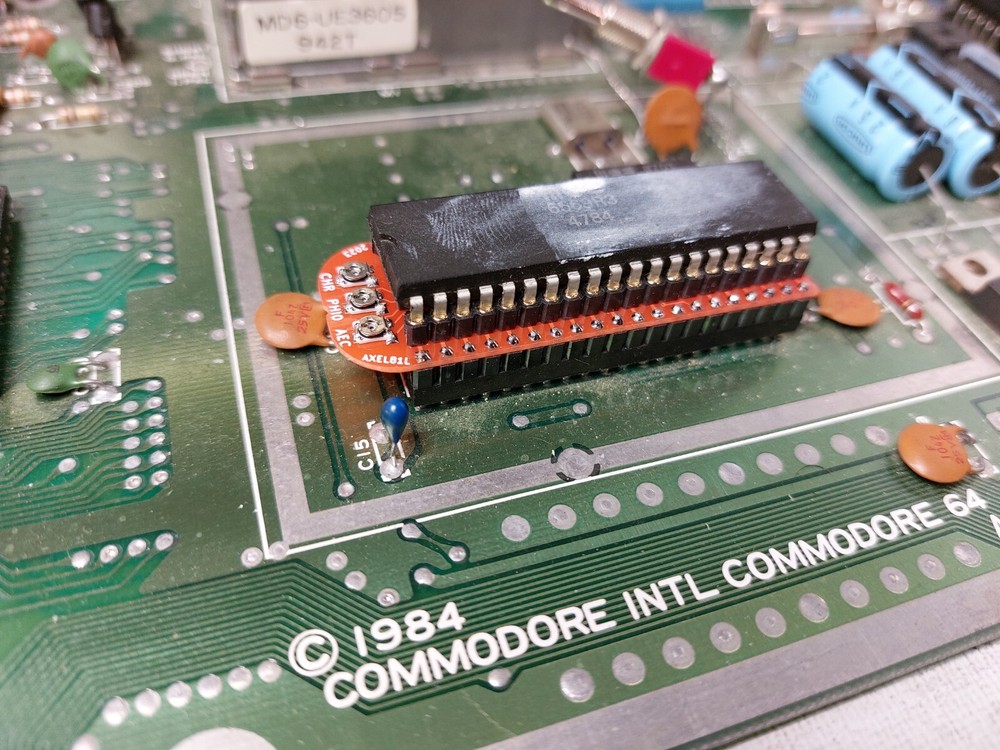 LumaFix64 Combo edition SMD version for Commodore 64 C64 - MOS 6569 MOS 8565