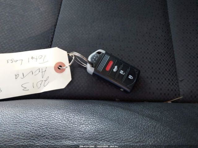 ILX 2013 Glove Box 4894018