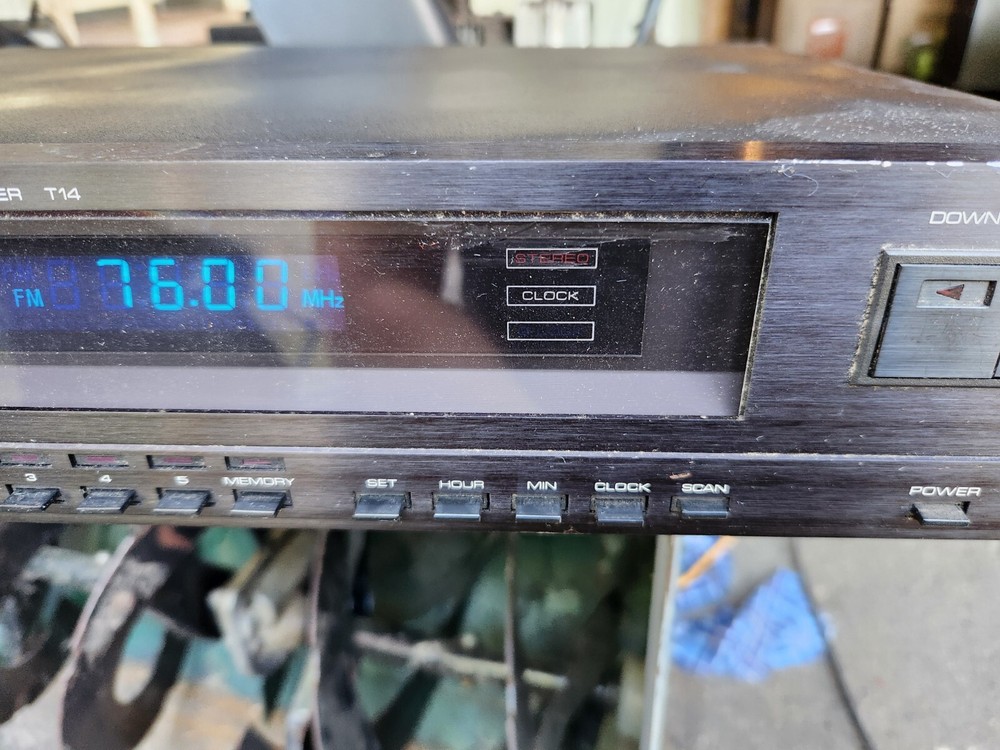 Vintage SAE Two T14 Digital Tuner Powers On