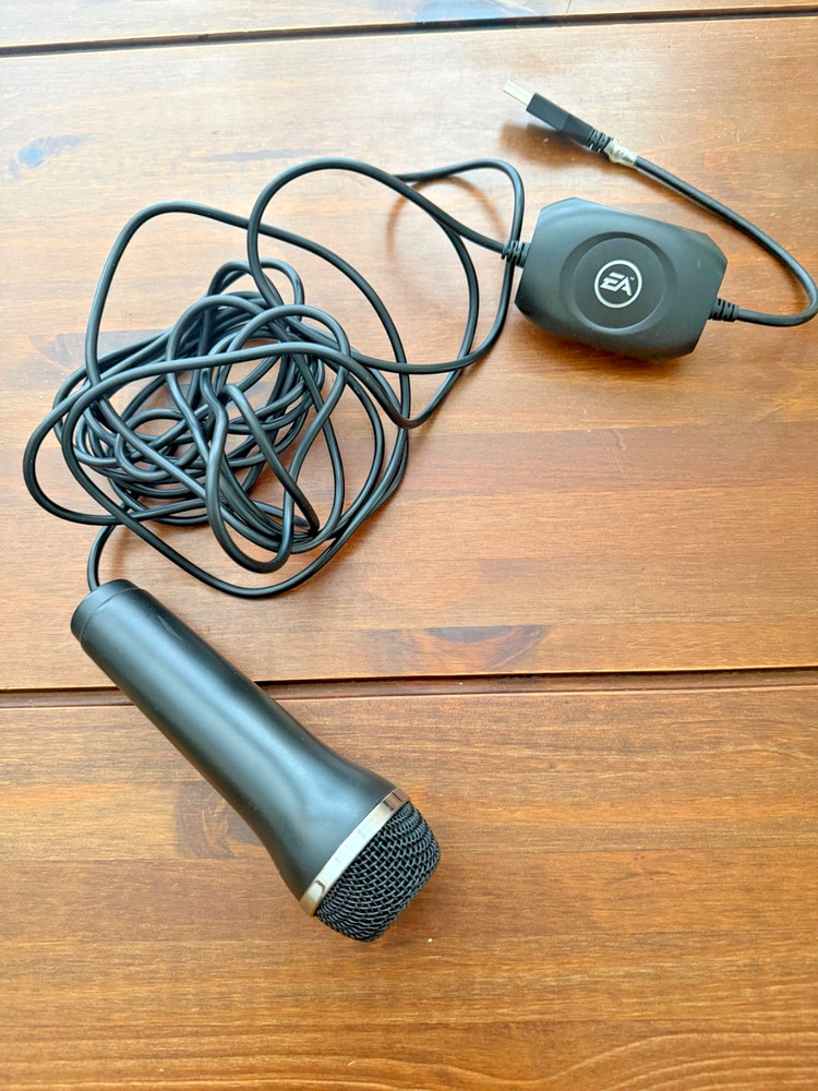 EA Logitech corded microphone