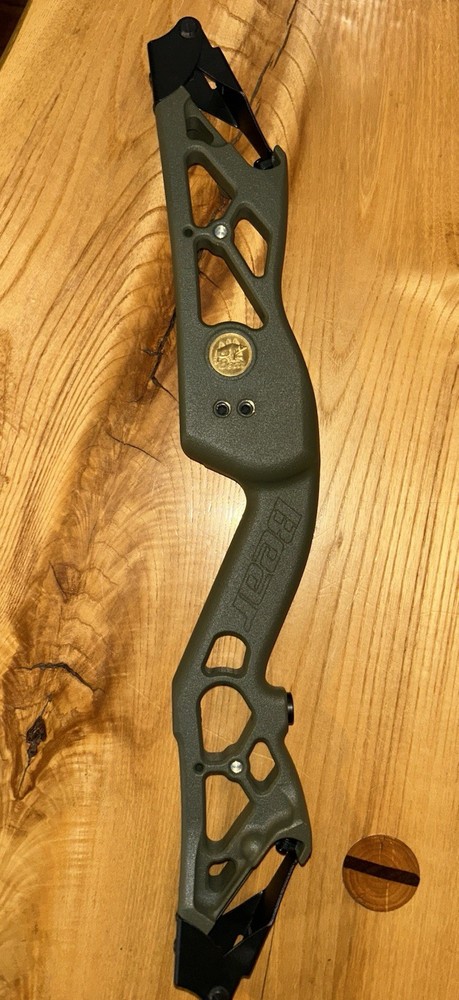 Bear Archery - Fred Eichler Recurve Bow Riser - Green/Black