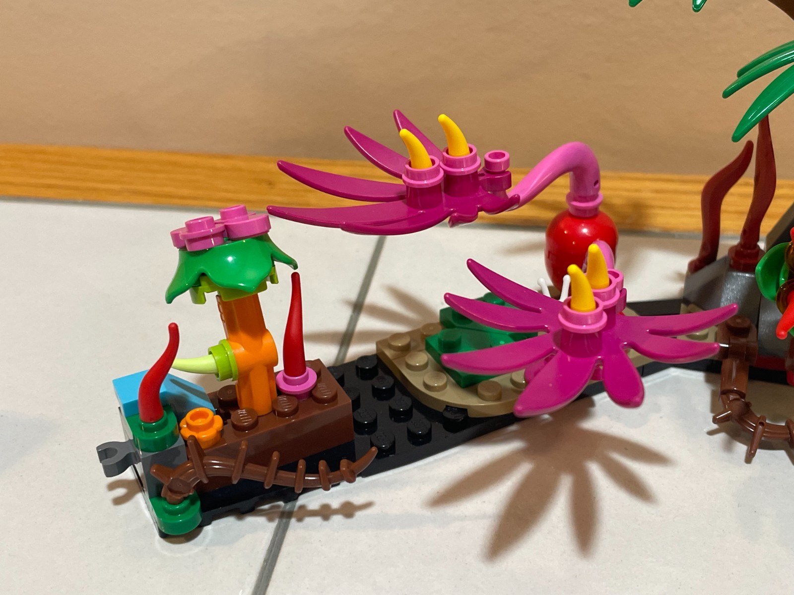 Lego Avatar 75571 Neytiri & Thanator Vs AMP Suit Quaritch Incomplete w/ Minifigs