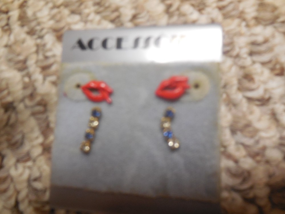 Red Lips Earrings Set