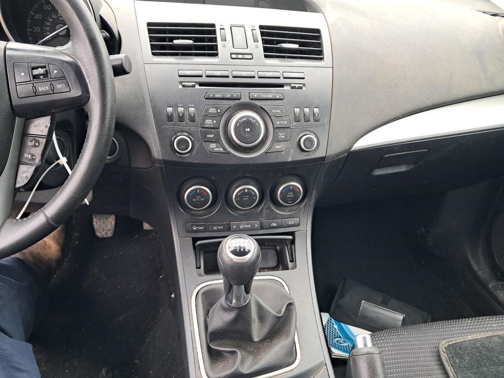 3 2013 Glove Box 4917555