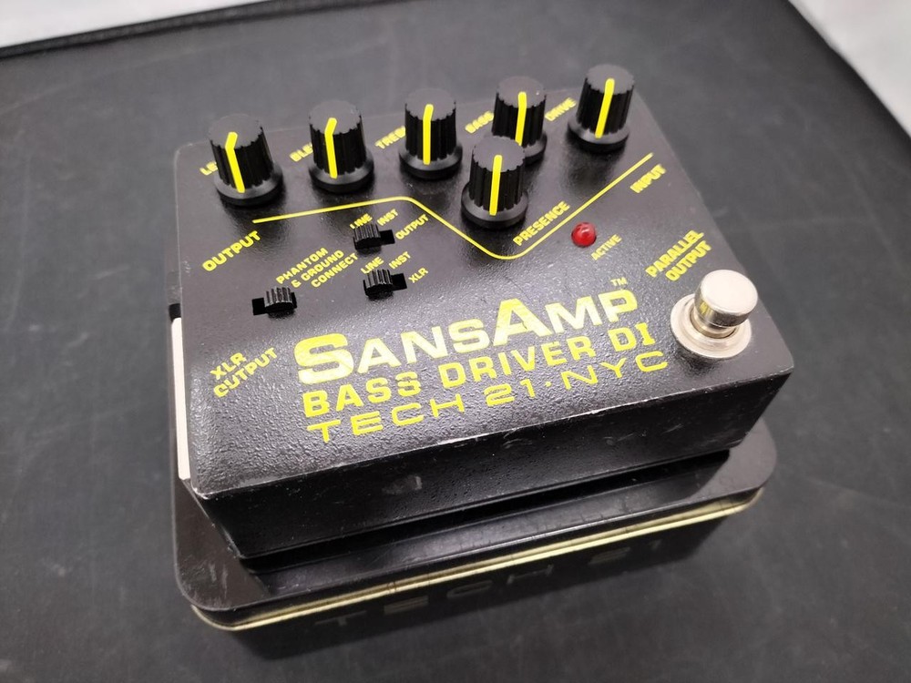 TECH21 SANS old specification bass effector