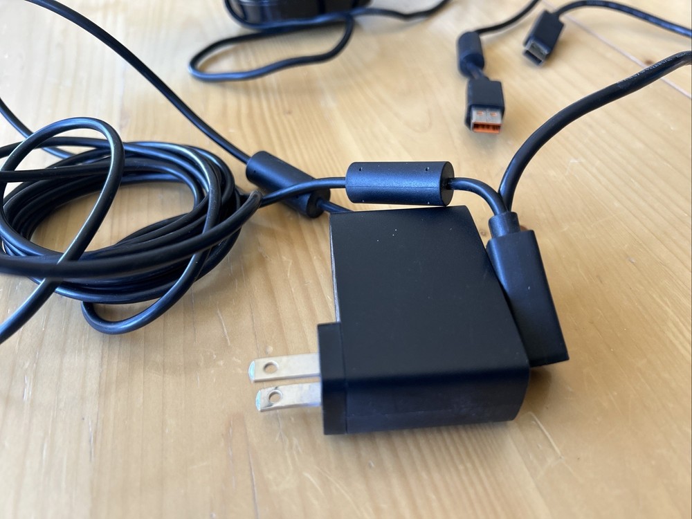 Microsoft Xbox 360 Kinect Sensor Model 1414 With Ac Adapter