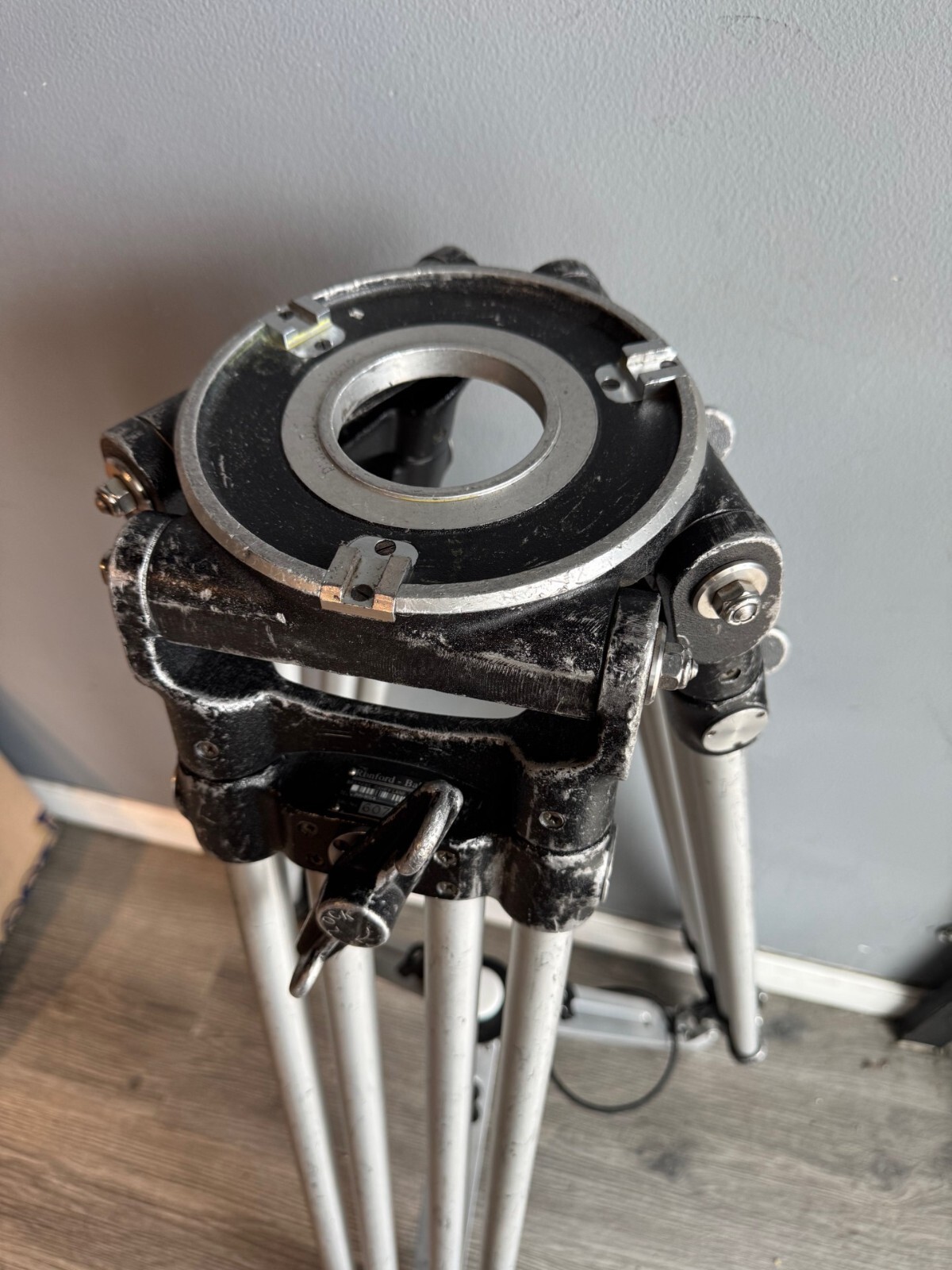 Ronford-Baker Heavy Duty Tripod Tall, Mitchell Base Ground Spreaders