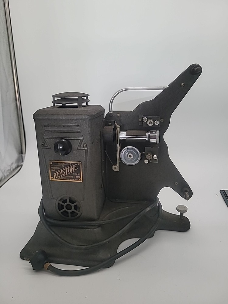 Vintage Keystone Model D-8 8MM Projector