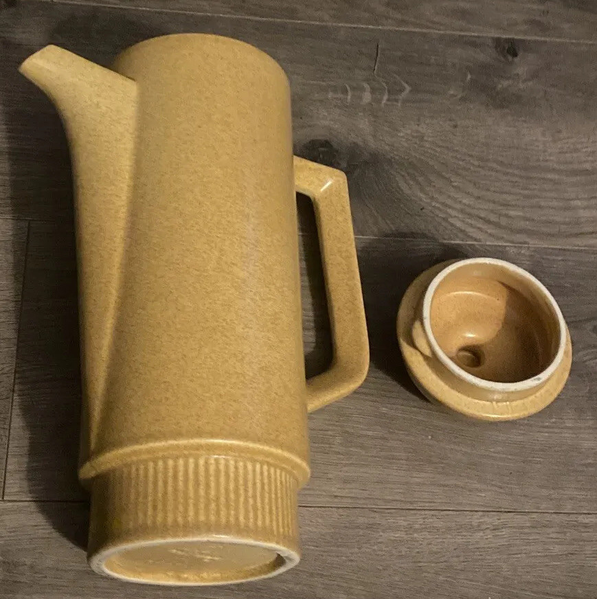 Jug Refrigerator Ceramic Pitcher w Lid Yellow EUC W No Issues