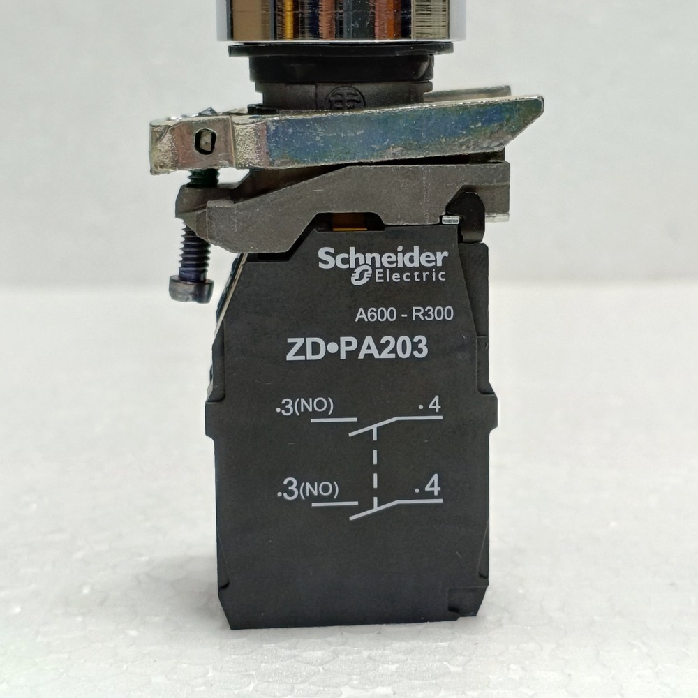 Schneider XD4PA24 Harmony XB4 Joystick 4-Direction Spring Return 22mm Controller