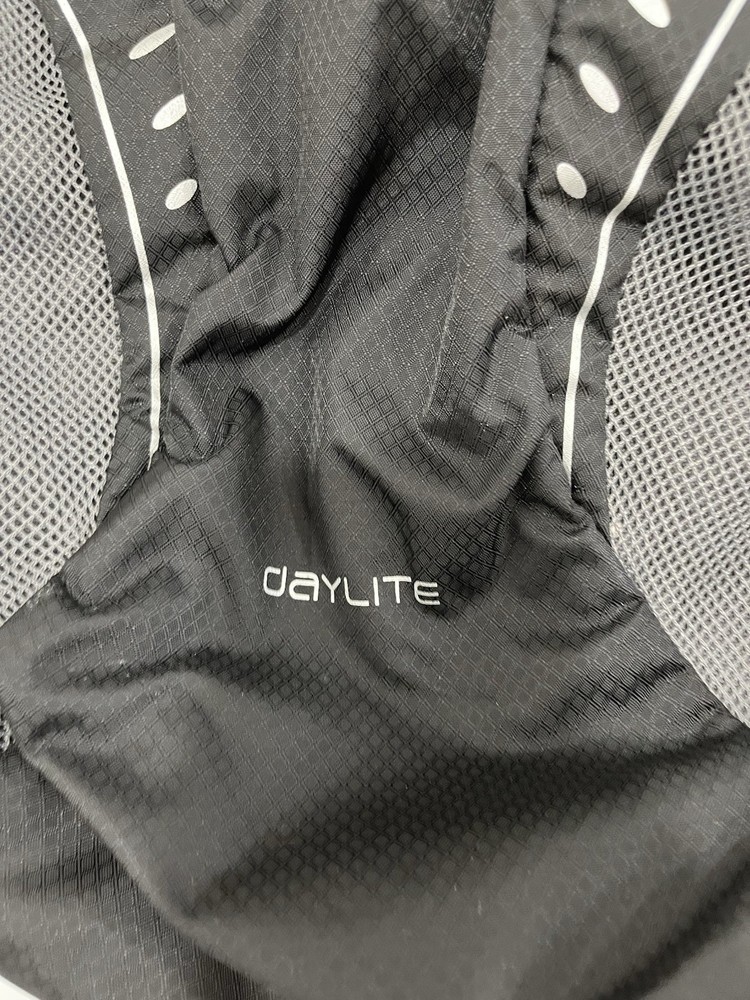 Osprey Daylite Hiking H2O Hydration Backpack Daypack Bag Black/Gray EUC