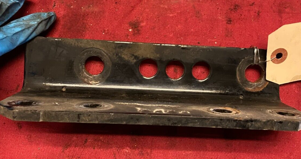 FREIGHTLINER BATTERY BOX BRACKET, MOUNT 06-65072-001