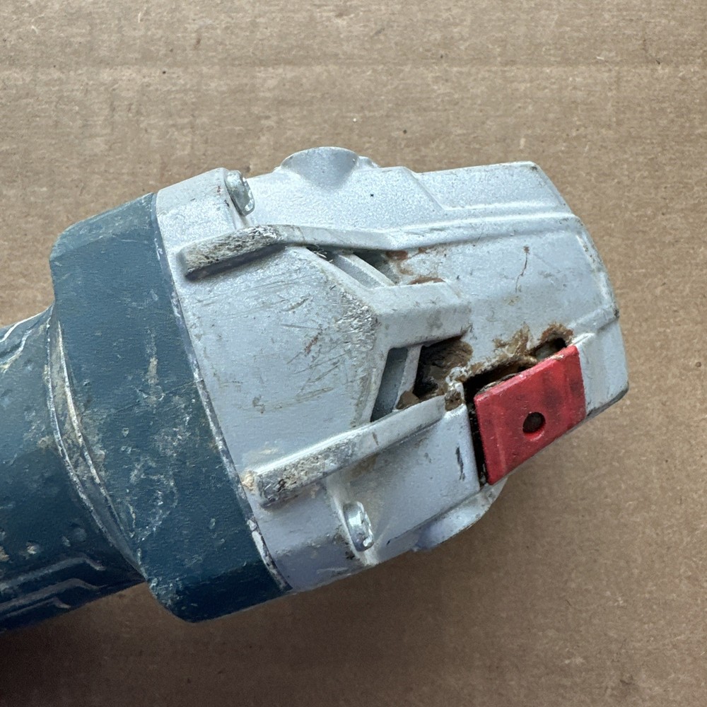 Bosch GWS10-450P Corded Handheld Angle Grinder.