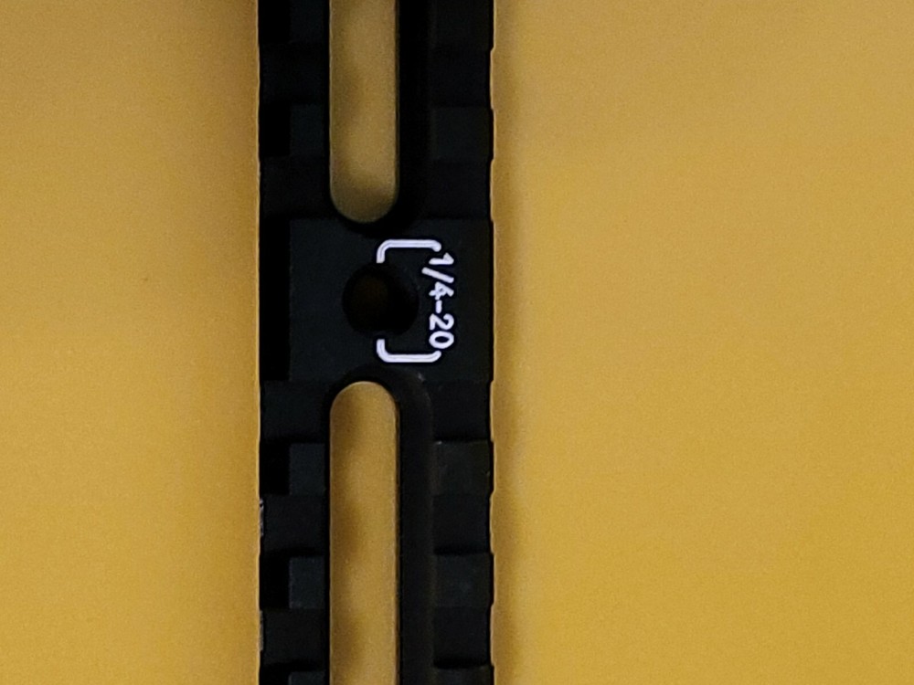 Red Cinema Pro rail mount