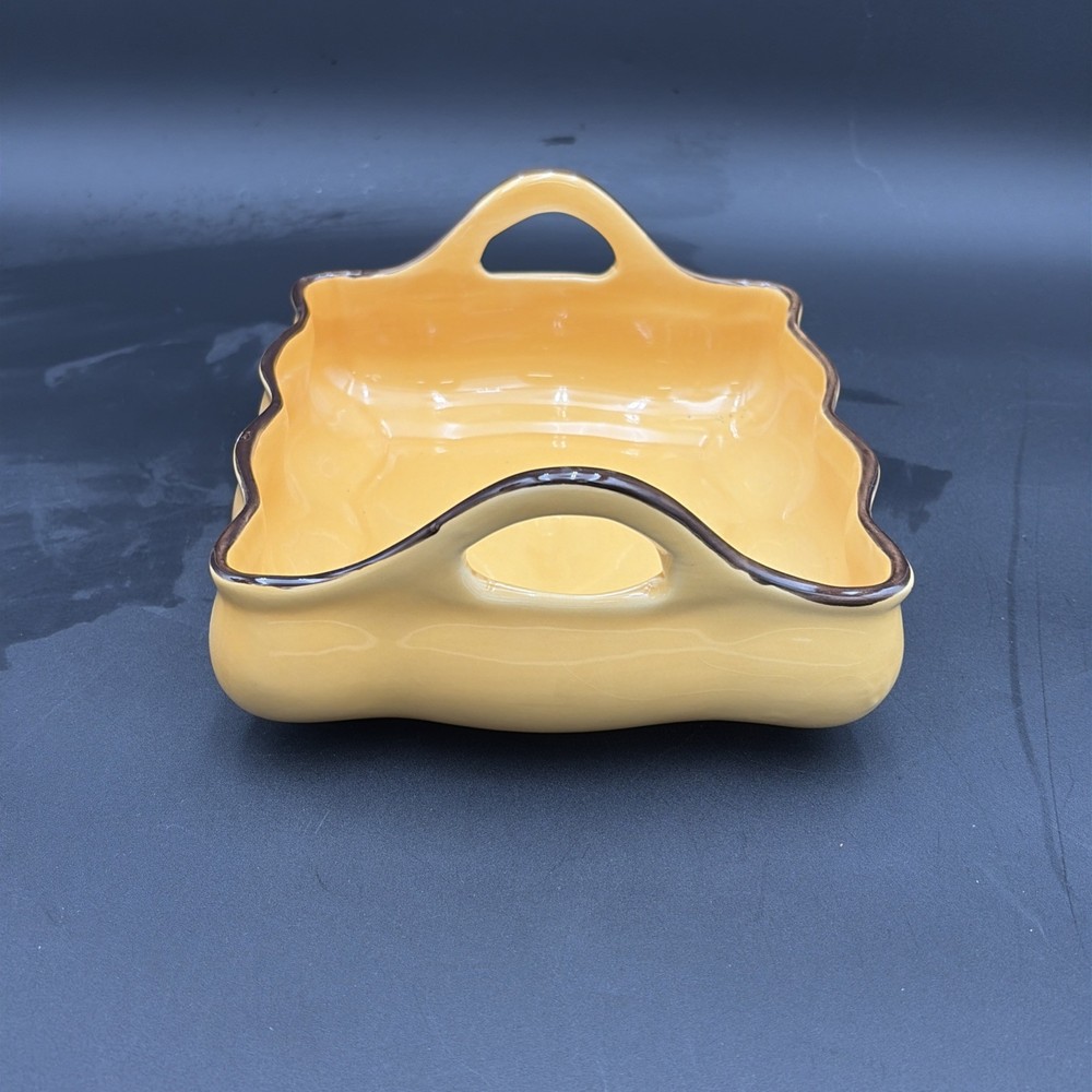 LTD Commodities 3- Piece Scalloped Ceramic Nesting Bakeware Set-Red,Green&Yellow