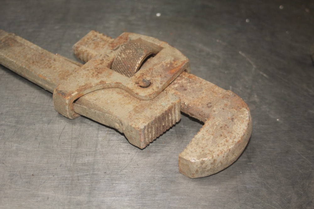 Vintage 24" Walworth Pipe Wrench
