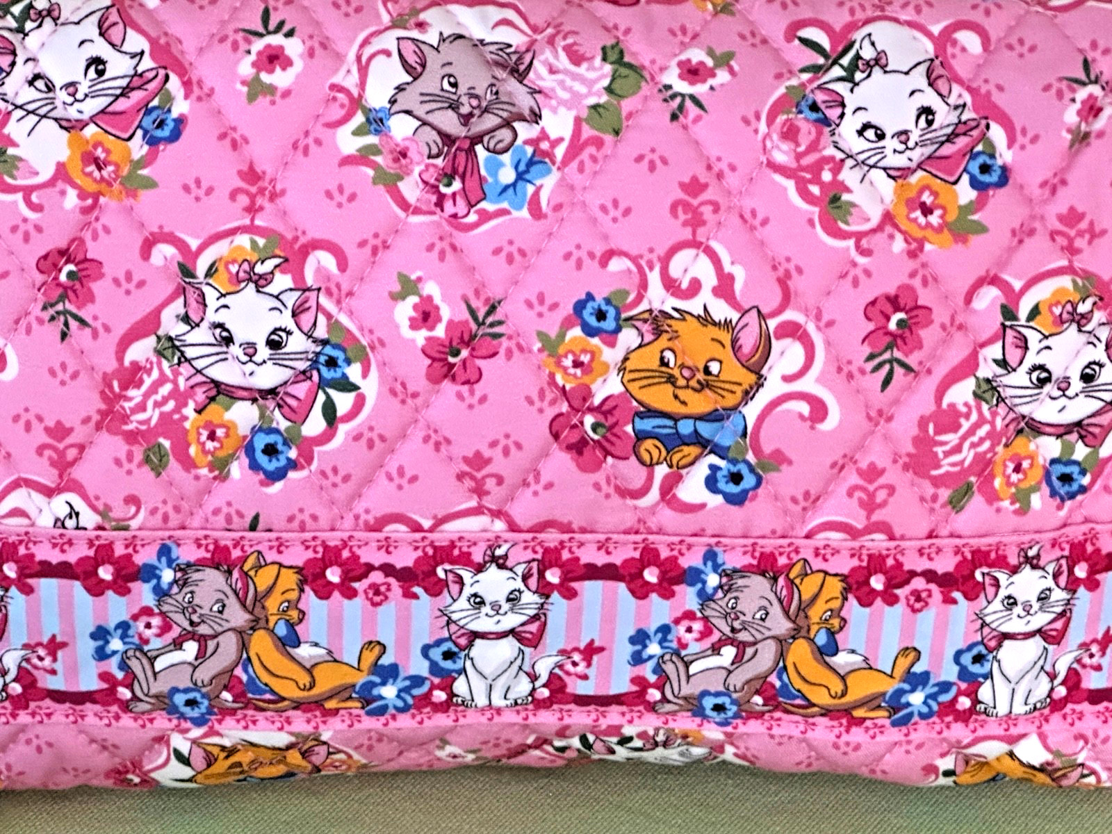 VERA BRADLEY DISNEY ARISTOCATS MEDIUM COSMETIC BAG CASE:NWT CATS