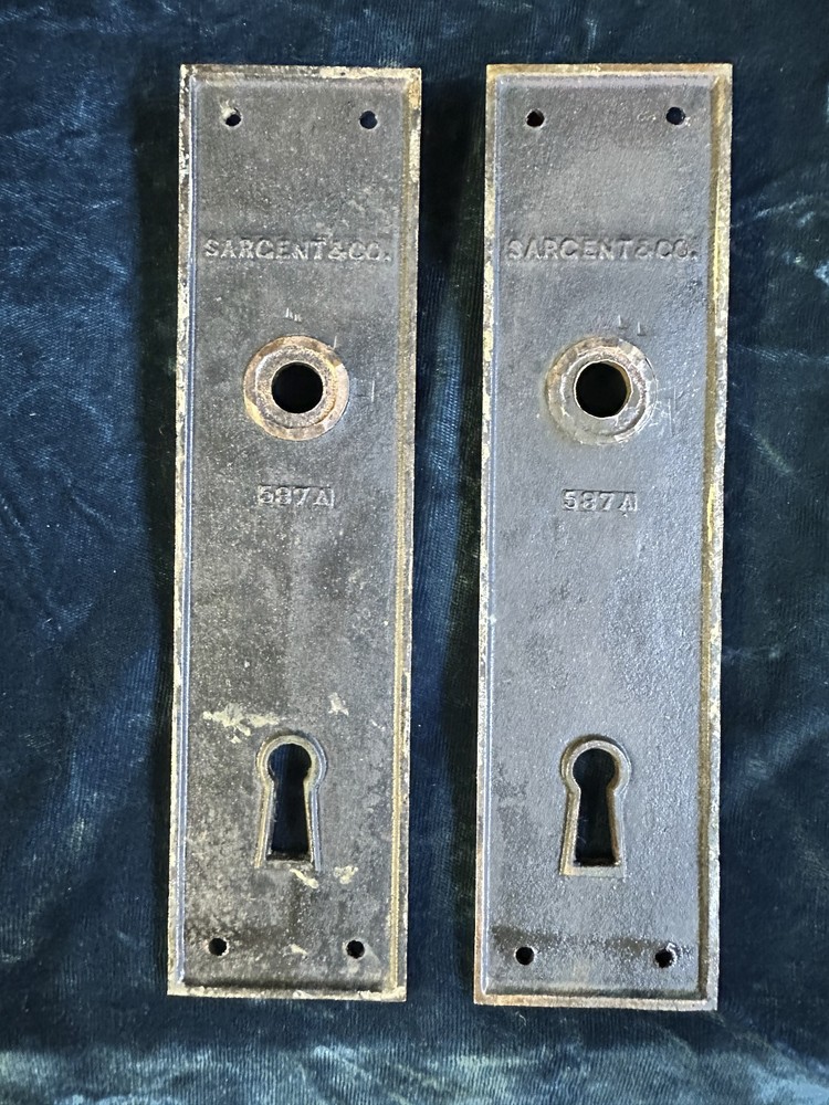 Antique Victorian Sargent Brass Arcadia Passage Set, 2 Door Knobs & 2 Backplates