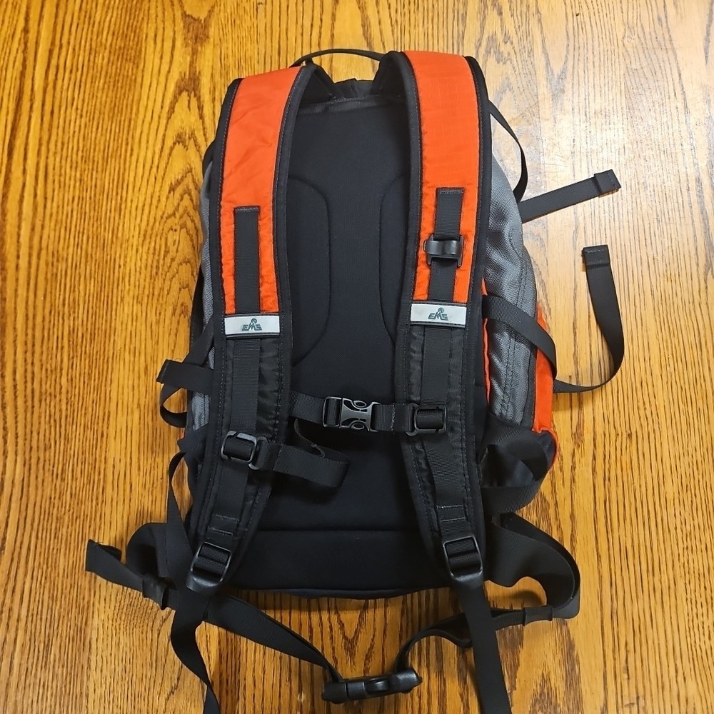EMS Eastern Mountain Sports Aqua Day Backpack Hydration Bladder