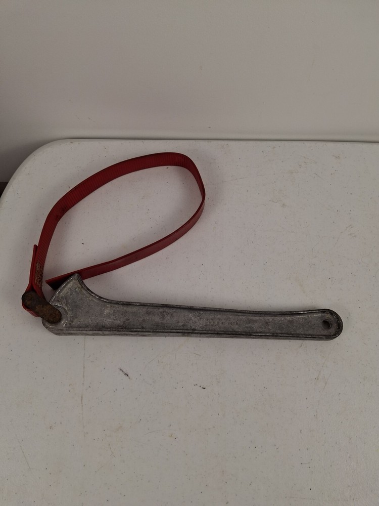 Klein Grip It Strap Wrench