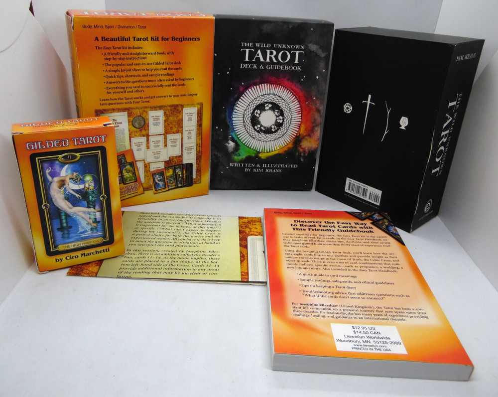 Easy Tarot & The wild unknown Tarot & Spell Candles