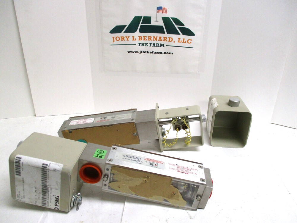 BROOKS INSTRUMENTS VARIABLE AREA FLOW METER, 1305EL1HCJ2BB/6226-10C0A0A, 1" FNPT