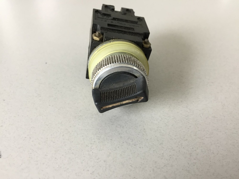GE CR104 2 POSTION ROTARY SWITCH