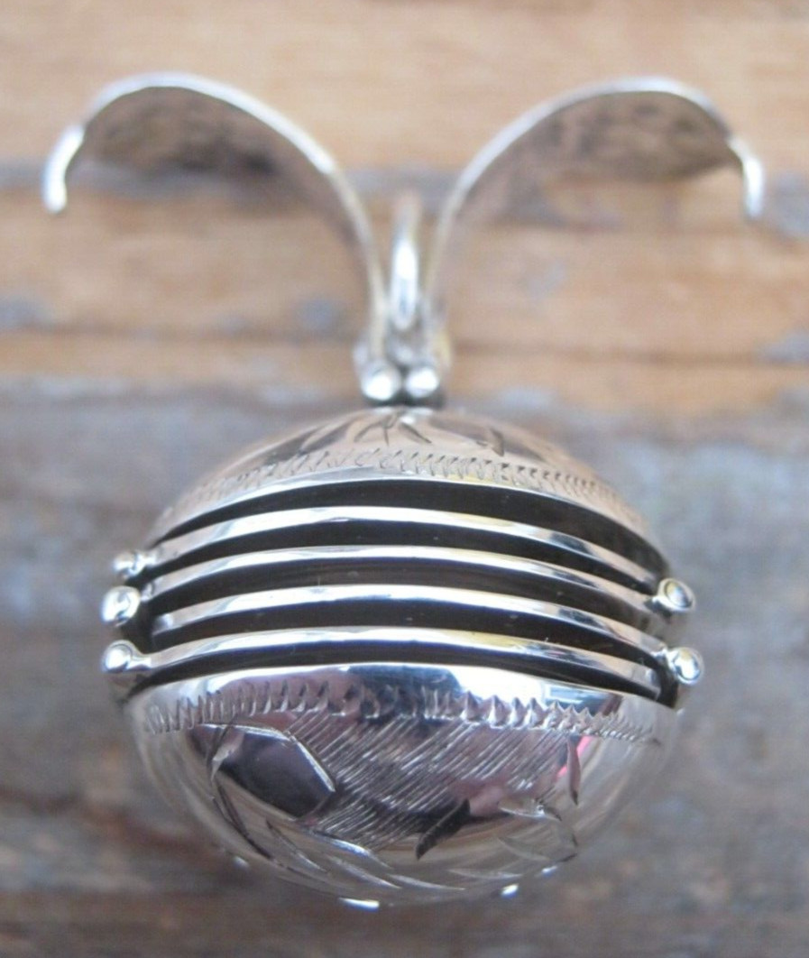 Pretty English HM Sterling Silver Engraved Folding Photo Ball Locket Pendant Fob