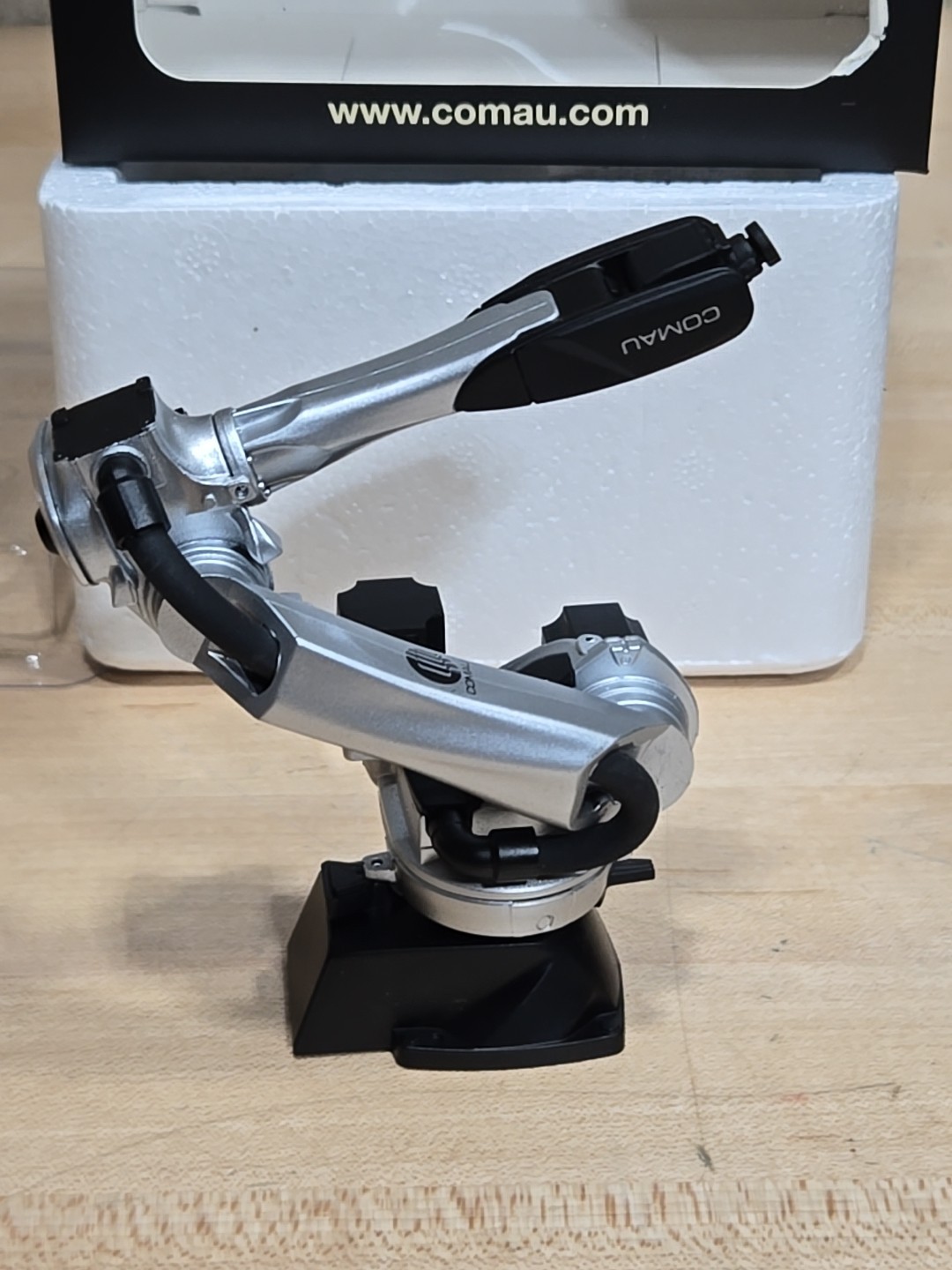 1:10 COMAU Robot Manipulator Arm Industrial Movable Robot Simulation Model NEW