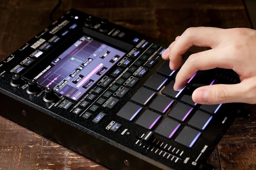 KORG KAOSS Replay Dynamic Effect Sampler All-in-One DJ Performance NEW