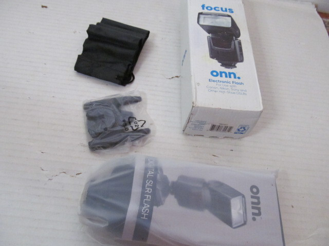 ONN Focus Electronic Flash for Use with Hot-Shoe DSLRs