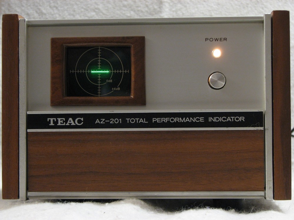Teac AZ-201 total peformance indicator