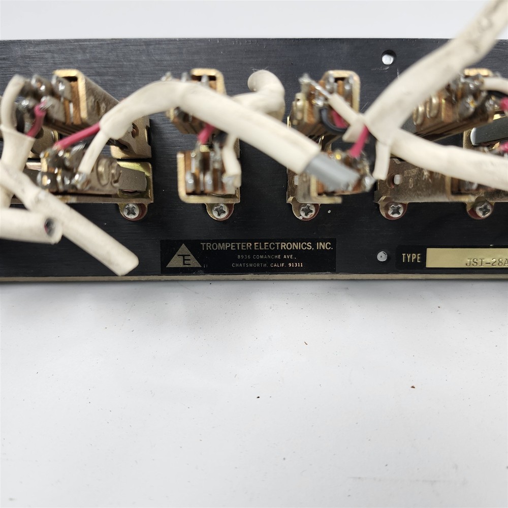 Trompeter JSI-28A Audio Patch Panel w/ 13 ALP3 Loopback Connectors