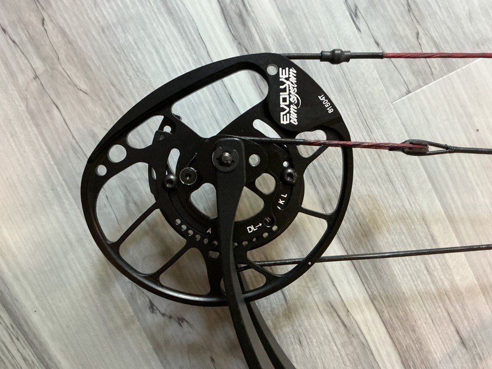 PSE 2019 Red 60# Perform X 3D Bow *Mint Condition* Purchased New & Lightly Used