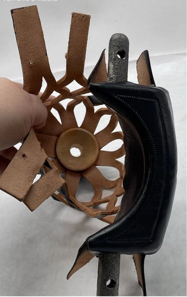 4 NOS Replacement Billiard/Pool Corner Pockets Baskets Black Leather