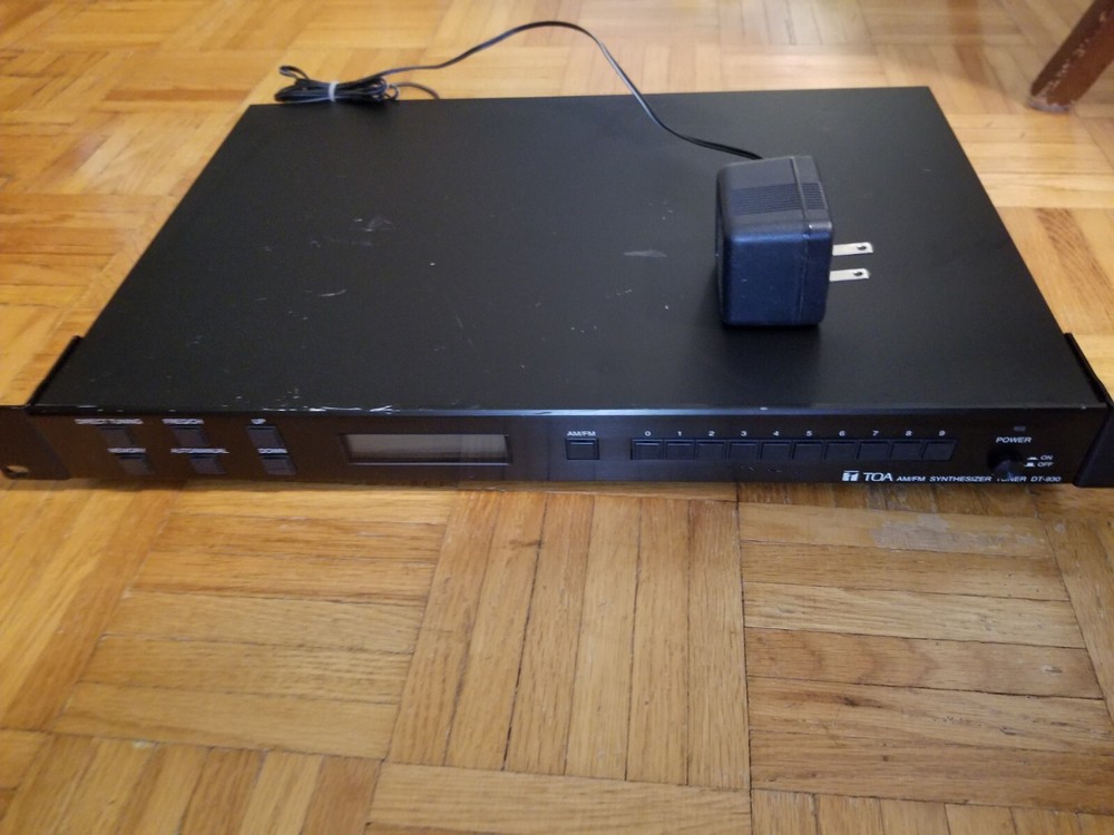TOA DT-930 UL Rack-Mountable AM/FM Synthesizer Tuner