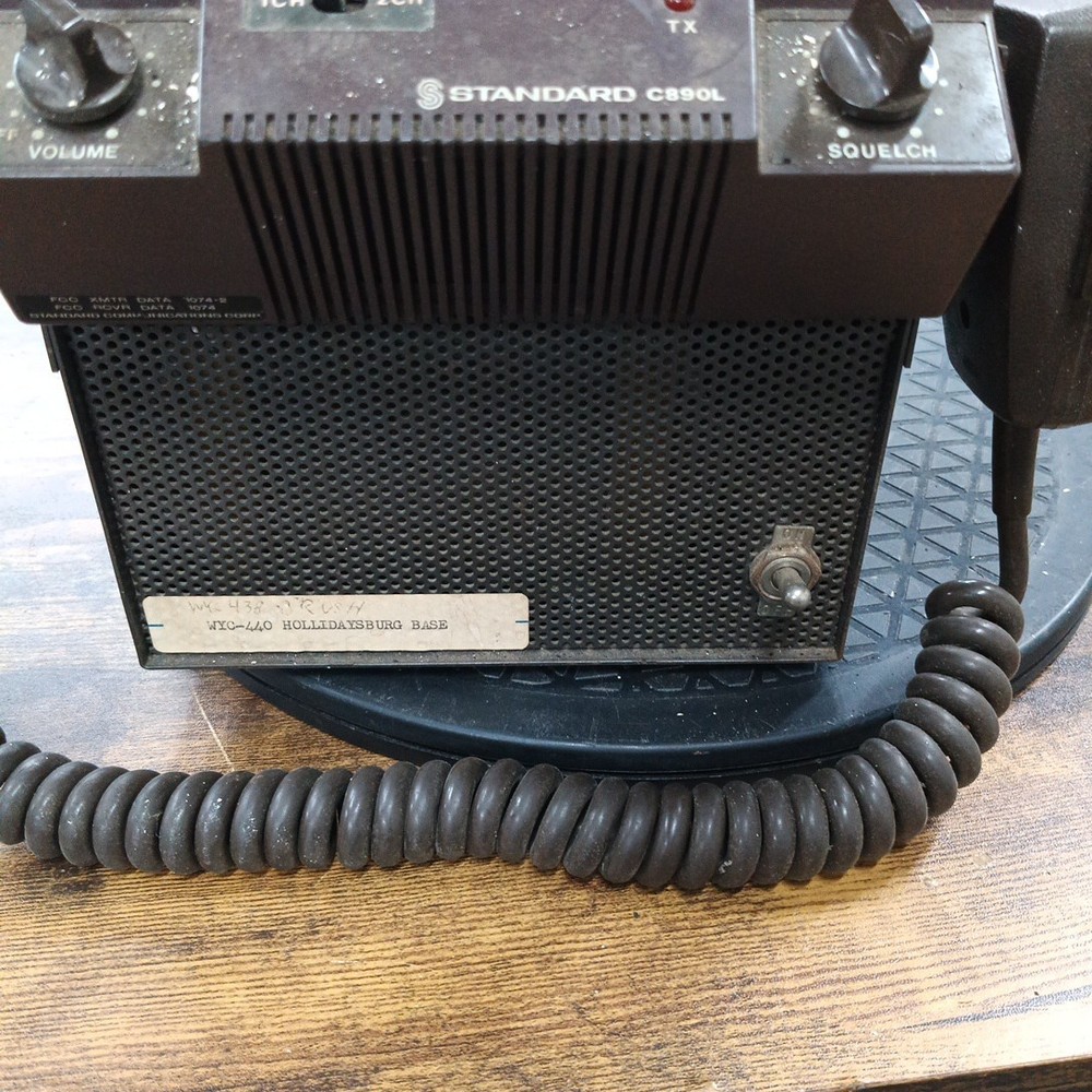 Standard c890L Radio With Speaker Untested