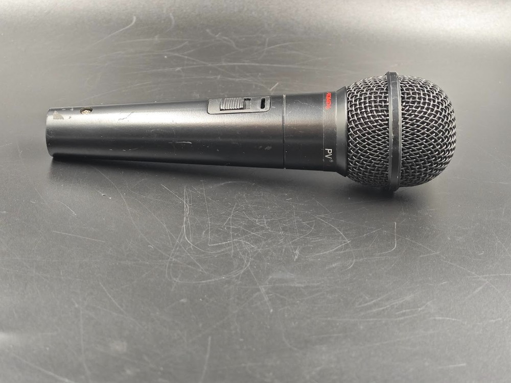 Uni-Directional Dynamic Microphone Black Used Working