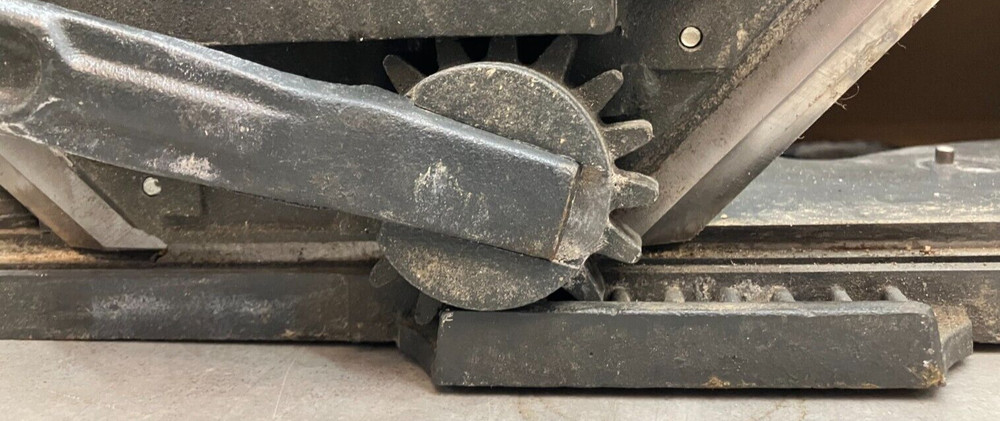 Grizzly G1690 Miter Trimmer