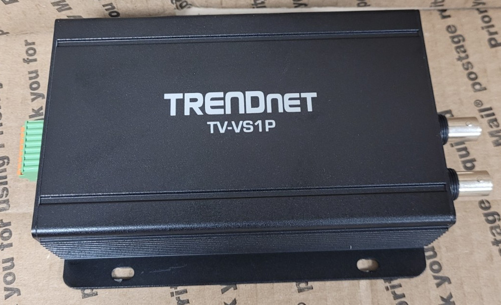 TRENDnet Single PoE Analog IP Video Encoder for CCTV Cameras TV-VS1P/A-POWERS ON