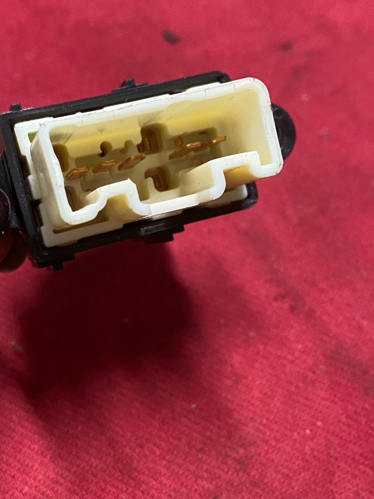 INTERNATIONAL CF500 WINDOW SWITCH 358-3B67
