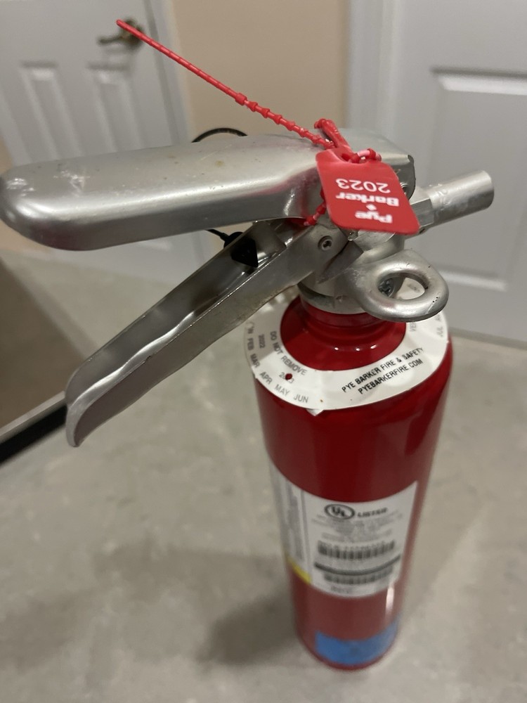 Amerex B417 Fire Extinguisher Read Description