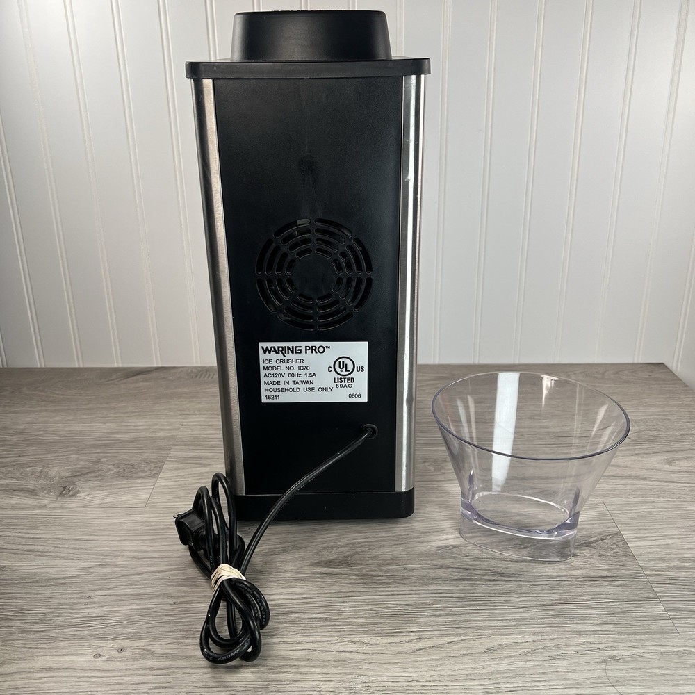 Waring Pro Ice Crusher Model IC70 Professional Ice Crusher TESTED WORKING