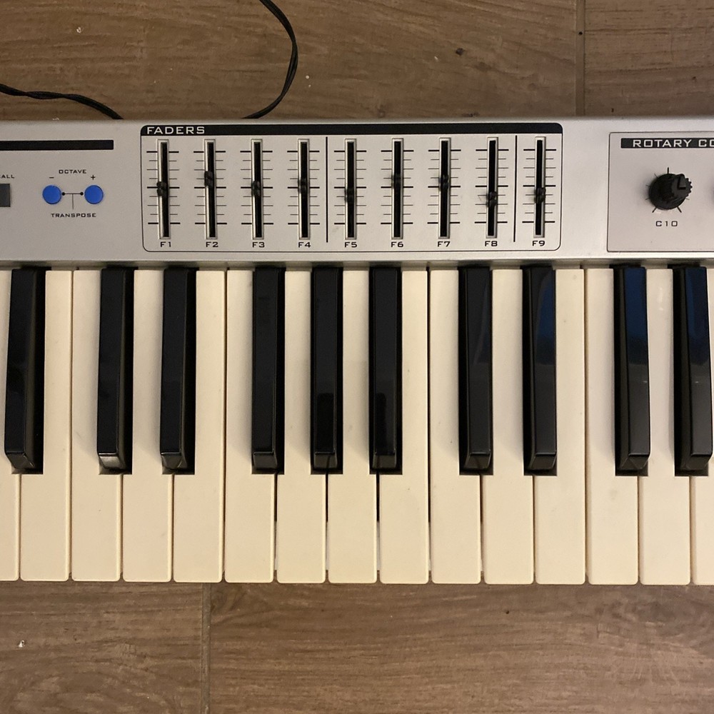 M-AUDIO EVOLUTION MK-449C MIDI Controller