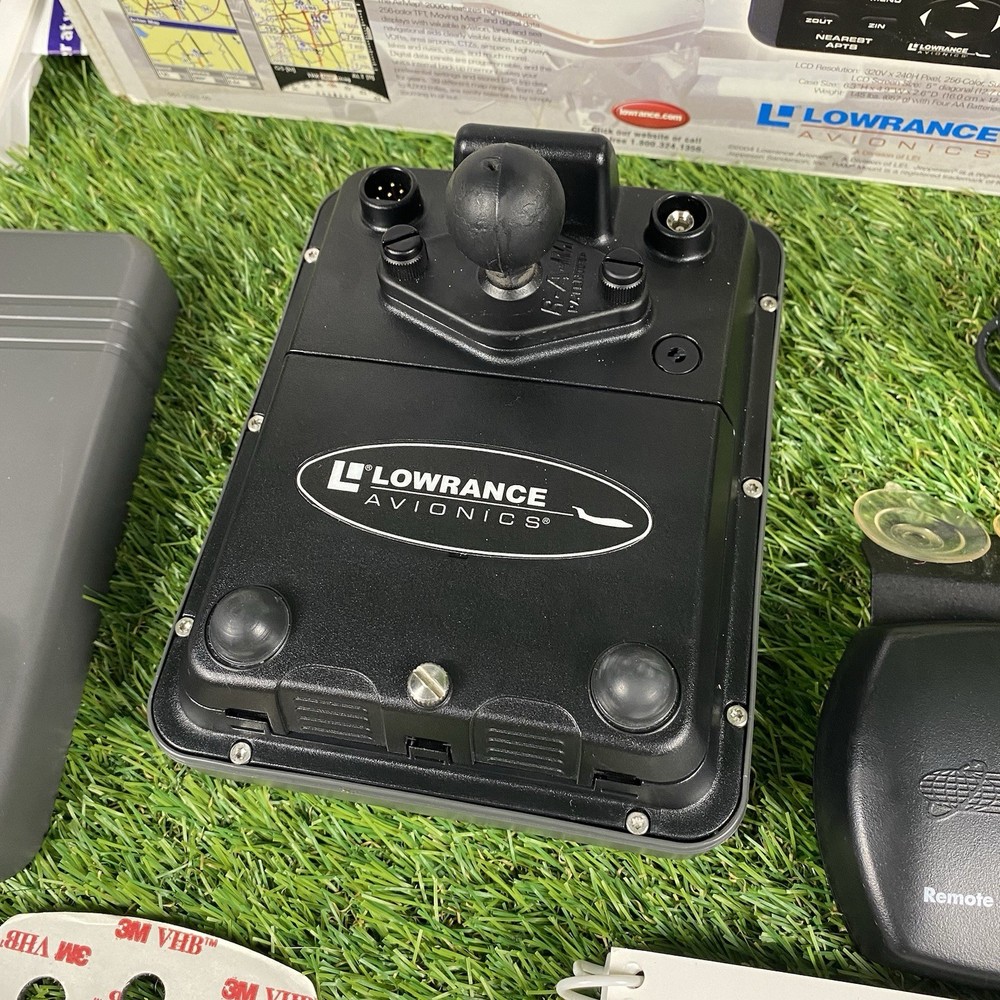 Lowrance Avionics AirMap 2000c Aviation Mapping GPS Receiver w/ Box & Software