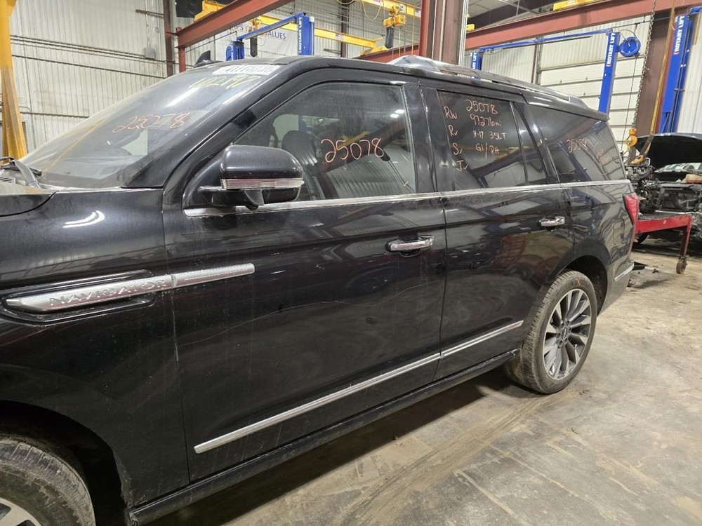 Fuse Box Engine Fits 18-21 NAVIGATOR 1546261